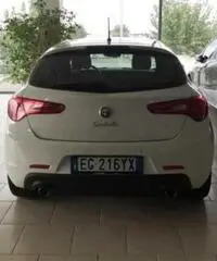 ALFA ROMEO Giulietta 2.0 JTDm-2 140 CV Distinctive ALFA ROMEO Giulietta 2.0 JTDm-2 140 CV Distinctive