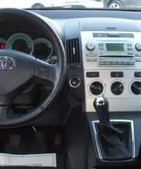 TOYOTA Corolla Verso 2.2 16V D-4D Sol TOYOTA Corolla Verso 2.2 16V D-4D Sol