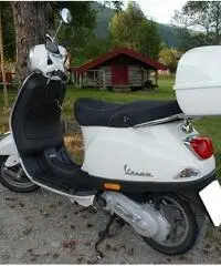 Vespa LX50 Bianco Perla Vespa LX50 Bianco Perla