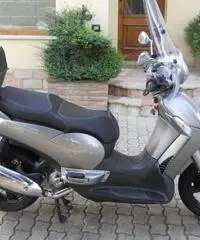 Aprilia Scarabeo 300 s del 2011 con 7113km. COME NUOVA Aprilia Scarabeo 300 s del 2011 con 7113km. COME NUOVA