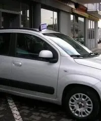 FIAT Panda 1.2 Lounge 5posti 04'15 Km 12700 FIAT Panda 1.2 Lounge 5posti 04'15 Km 12700