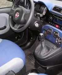 FIAT Panda 1.2 Lounge 5posti 04'15 Km 12700 FIAT Panda 1.2 Lounge 5posti 04'15 Km 12700