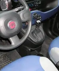 FIAT Panda 1.2 Lounge 5posti 04'15 Km 12700 FIAT Panda 1.2 Lounge 5posti 04'15 Km 12700