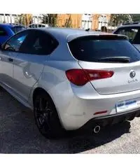 ALFA ROMEO Giulietta 2.0 JTDm-2 175 CV TCT Sprint ALFA ROMEO Giulietta 2.0 JTDm-2 175 CV TCT Sprint