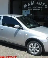 OPEL Corsa 1.2i 16V cat 3 porte Silverline!!!!! OPEL Corsa 1.2i 16V cat 3 porte Silverline!!!!!