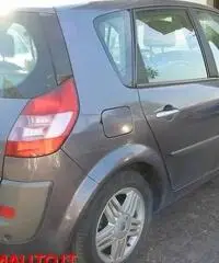 RENAULT Scenic 1.9 dCi Luxe Dynamique RENAULT Scenic 1.9 dCi Luxe Dynamique