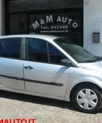 RENAULT Scenic 1.9 dCi Confort Dynamique (MOTORE NUOVO)!!!! RENAULT Scenic 1.9 dCi Confort Dynamique (MOTORE NUOVO)!!!!