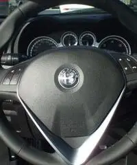 ALFA ROMEO MiTo 1.3 JTDm 95 CV Super ALFA ROMEO MiTo 1.3 JTDm 95 CV Super