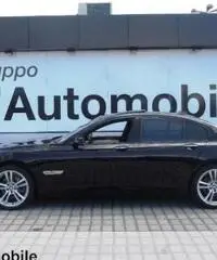 BMW 740 d Eccelsa Serie 7 (F01/02/04) BMW 740 d Eccelsa Serie 7 (F01/02/04)