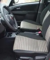 FIAT Sedici 2.0 MJT 16V DPF 4x4 Emotion FIAT Sedici 2.0 MJT 16V DPF 4x4 Emotion