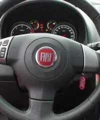 FIAT Sedici 2.0 MJT 16V DPF 4x4 Emotion FIAT Sedici 2.0 MJT 16V DPF 4x4 Emotion