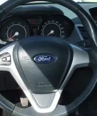 FORD Fiesta + 1.2 60CV 5 porte ( ANCHE GPL ) FORD Fiesta + 1.2 60CV 5 porte ( ANCHE GPL )