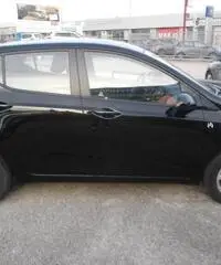 HYUNDAI i10 1.0 LOGIN NERO HYUNDAI i10 1.0 LOGIN NERO