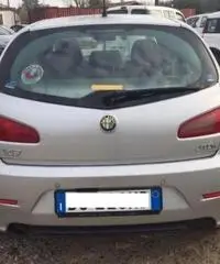 ALFA ROMEO 147 1.9 JTD (120) 5 porte ALFA ROMEO 147 1.9 JTD (120) 5 porte