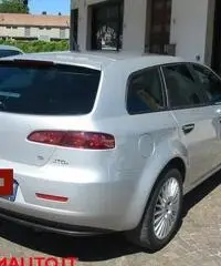 ALFA ROMEO 159 1.9 JTDm 16V Sportwagon Distinctive ALFA ROMEO 159 1.9 JTDm 16V Sportwagon Distinctive