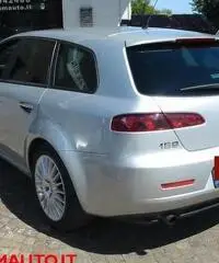 ALFA ROMEO 159 1.9 JTDm 16V Sportwagon Distinctive ALFA ROMEO 159 1.9 JTDm 16V Sportwagon Distinctive