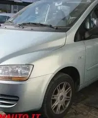 FIAT Multipla 1.6 16V Natural Power Dynamic FIAT Multipla 1.6 16V Natural Power Dynamic