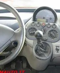 FIAT Multipla 1.6 16V Natural Power Dynamic FIAT Multipla 1.6 16V Natural Power Dynamic