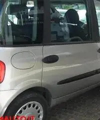 FIAT Multipla 1.6 16V Natural Power Active FIAT Multipla 1.6 16V Natural Power Active