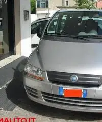 FIAT Multipla 1.6 16V Natural Power Active FIAT Multipla 1.6 16V Natural Power Active