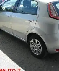 FIAT Punto 1.2 8V 5 porte Lounge EU 6 FIAT Punto 1.2 8V 5 porte Lounge EU 6