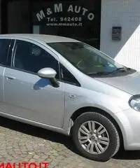 FIAT Punto 1.2 8V 5 porte Lounge EU 6 FIAT Punto 1.2 8V 5 porte Lounge EU 6