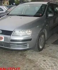FIAT Stilo 1.9 MJT 120 CV Multi Wagon Active FIAT Stilo 1.9 MJT 120 CV Multi Wagon Active