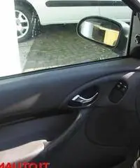 FORD Focus 1.6i 16V cat 5p. Ambiente