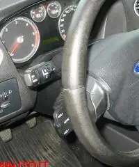 FORD Focus 1.6 TDCi (90CV) 5p. FORD Focus 1.6 TDCi (90CV) 5p.