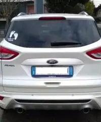 FORD Kuga 2.0 TDCI 180 CV Start Stop Powershift 4WD Titanium FORD Kuga 2.0 TDCI 180 CV Start Stop Powershift 4WD Titanium