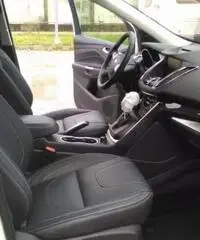 FORD Kuga 2.0 TDCI 180 CV Start Stop Powershift 4WD Titanium FORD Kuga 2.0 TDCI 180 CV Start Stop Powershift 4WD Titanium