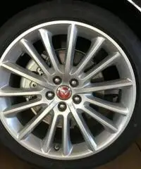 JAGUAR XE 2.0 D Turbo 180 CV aut. Portfolio