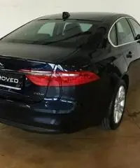 JAGUAR XF 2.0d 180 CV Pure Automatico JAGUAR XF 2.0d 180 CV Pure Automatico