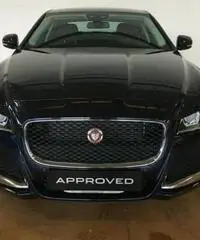 JAGUAR XF 2.0d 180 CV Pure Automatico JAGUAR XF 2.0d 180 CV Pure Automatico