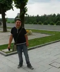 Cerco una ragazza per una storia seria Cerco una ragazza per una storia seria