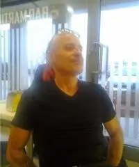Sono un uomo di 50 anni, cerco relazione seria Sono un uomo di 50 anni, cerco relazione seria