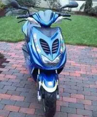 Yamaha Aerox 50 Special ed Valentino Rossi Yamaha Aerox 50 Special ed Valentino Rossi