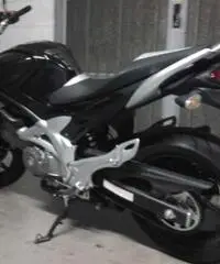 Vendo Suzuki Gladius 650cc naked nera del 2010