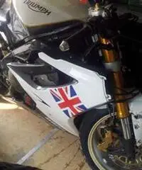 Triumph daytona 675 incidentata