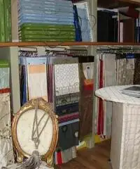 NEGOZIO DI TAPPEZZERIA - OCCASIONE PER 1 o 2 PERSONE NEGOZIO DI TAPPEZZERIA - OCCASIONE PER 1 o 2 PERSONE