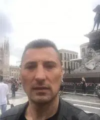 Cerco una donna seria per fare una famiglia.