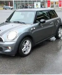 DONAZIONE D'AUTOMOBILE MINI COUPER DONAZIONE D'AUTOMOBILE MINI COUPER