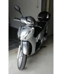 Privato vende HONDA SH300 ABS DEL 2017 Privato vende HONDA SH300 ABS DEL 2017