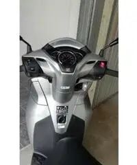 Privato vende HONDA SH300 ABS DEL 2017 Privato vende HONDA SH300 ABS DEL 2017