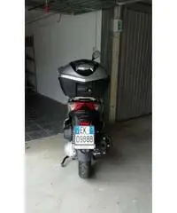Privato vende HONDA SH300 ABS DEL 2017 Privato vende HONDA SH300 ABS DEL 2017