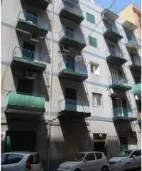 Appartamento di 90 mq al rione Tamburi Appartamento di 90 mq al rione Tamburi