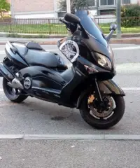 Yamaha T Max - 2004