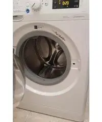 Lavatrice Indesit di 10 kg 1400 giri