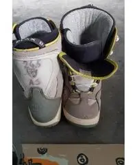 Snowboard 130 con scarponi 24,5 Snowboard 130 con scarponi 24,5