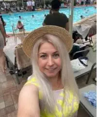 Donna di 40 anni in cerca di uomo Donna di 40 anni in cerca di uomo